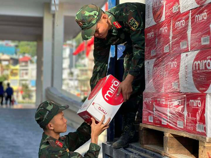 Hàng trăm tấn hàng cứu trợ của Quảng Ninh xuất phát đến Lâm Đồng- Ảnh 1.