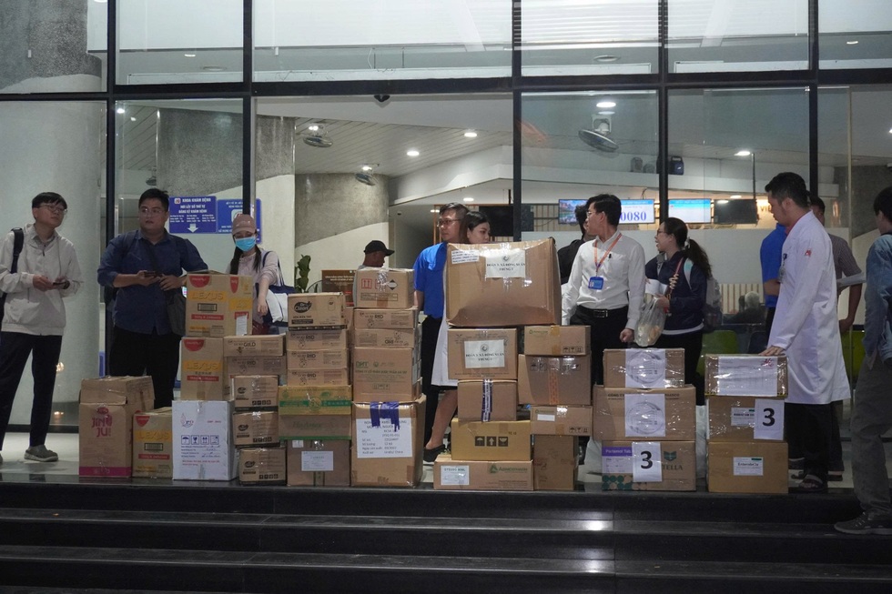 Hành trình chưa kể của nam bác sĩ 2 lần chi viện vùng lũ Khánh Hòa, Đắk Lắk - 1