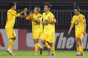 CLB nữ TP.HCM vào tứ kết giải châu Á