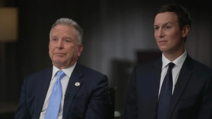 Đặc phái viên Mỹ về Trung Đông Steve Witkoff (trái) và Jared Kushner, con rể Tổng thống Donald Trump. Ảnh: CBS News