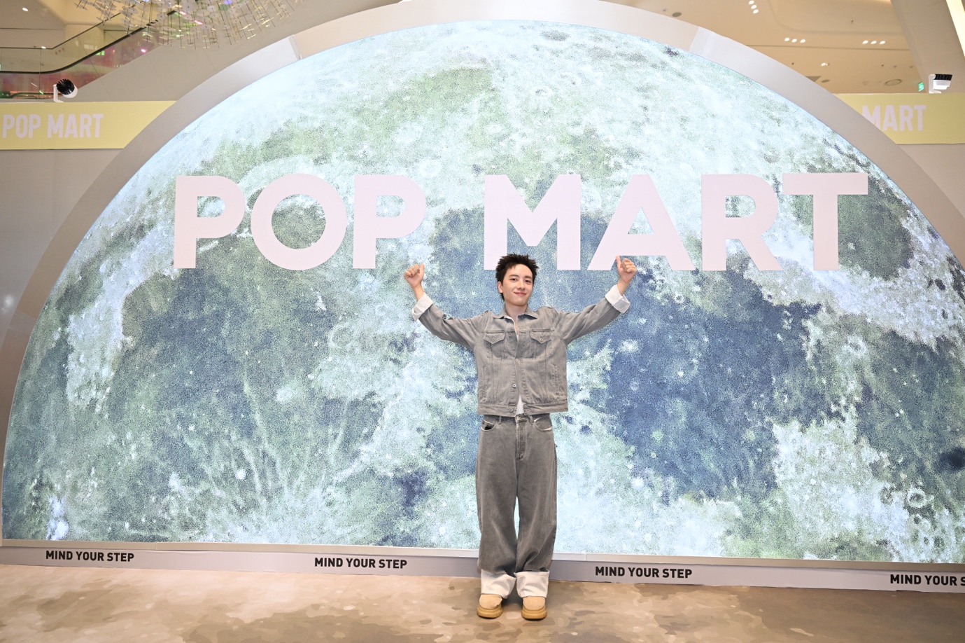 Sự kiện triển lãm “MEGA SPACE MOLLY: Hello, Moon” – Lạc trôi vào vũ trụ kỳ ảo giữa lòng Hà Nội!- Ảnh 6. Sự kiện triển lãm “MEGA SPACE MOLLY: Hello, Moon” – Lạc trôi vào vũ trụ kỳ ảo giữa lòng Hà Nội!- Ảnh 6.