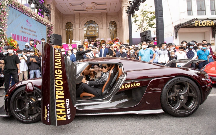 Hình ảnh cảnh sát đưa hàng trăm thùng carton tại Thẩm mỹ viện Mailisa lên xe tải - Ảnh 8.