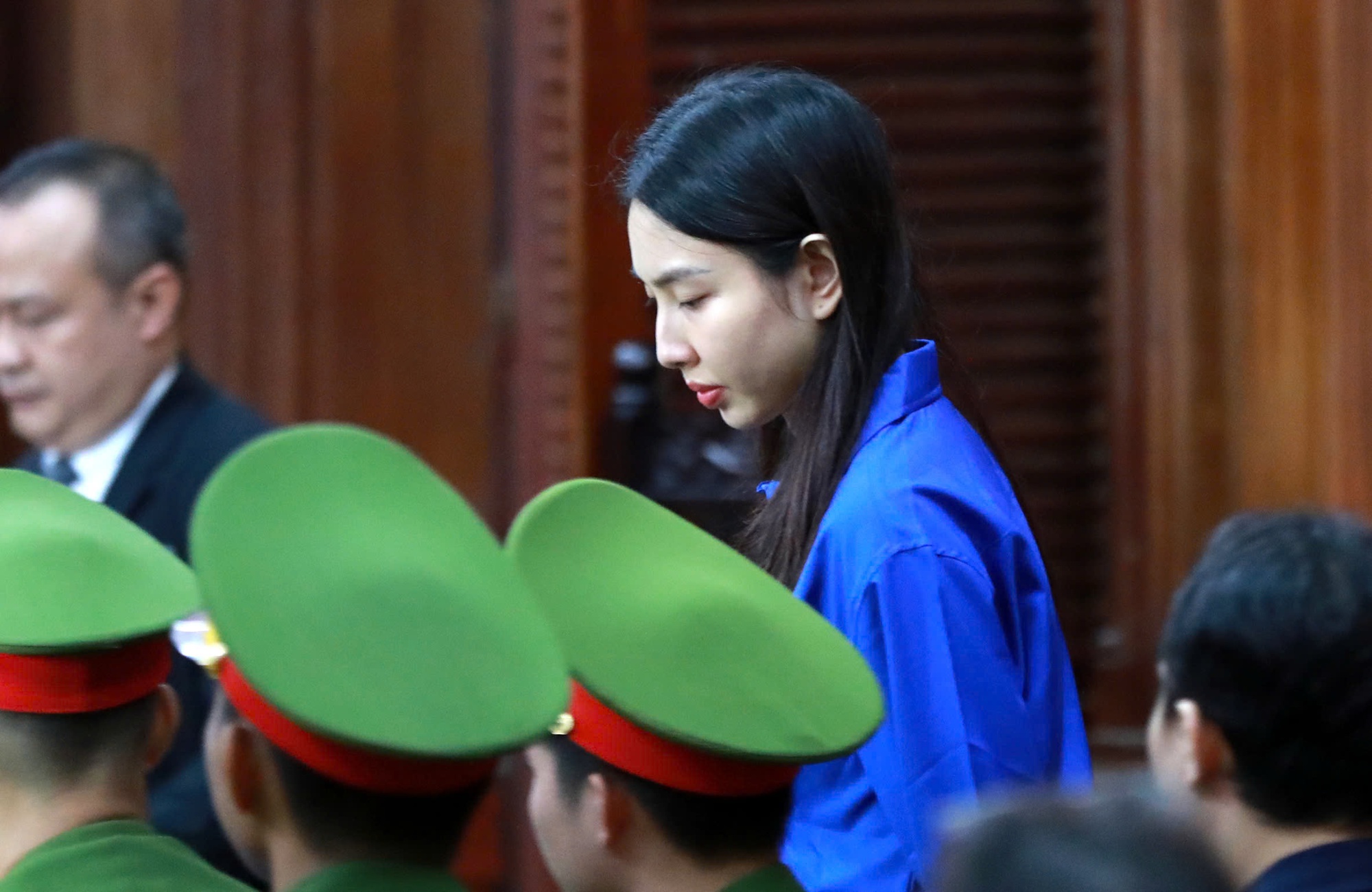 Thùy Tiên bị đề nghị phạt tù vì lừa dối khách hàng trong vụ kẹo Kera - Ảnh 1.