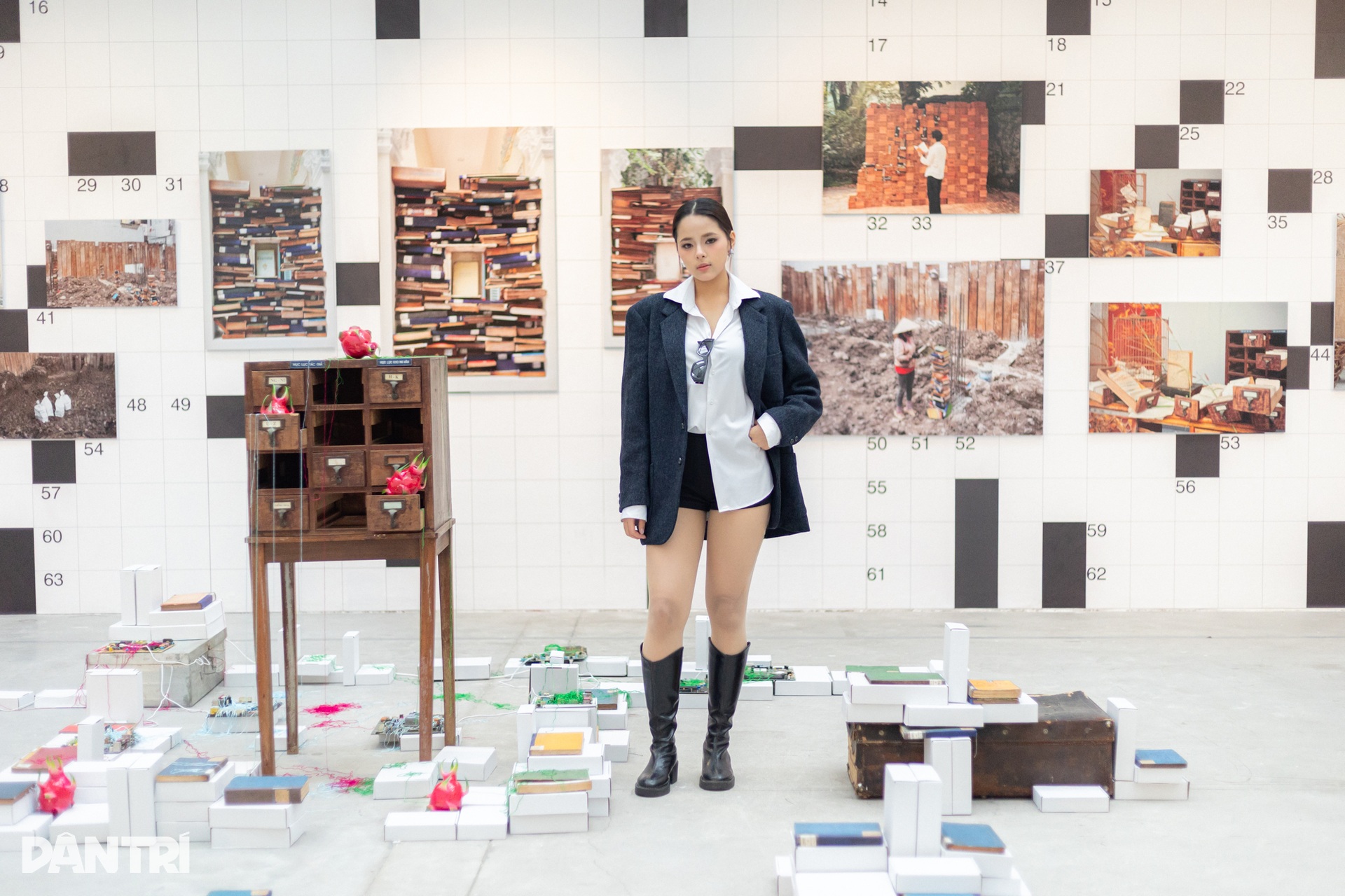 Hoa khôi phối áo blazer sành điệu khiến ai cũng phải ngoái nhìn - 1