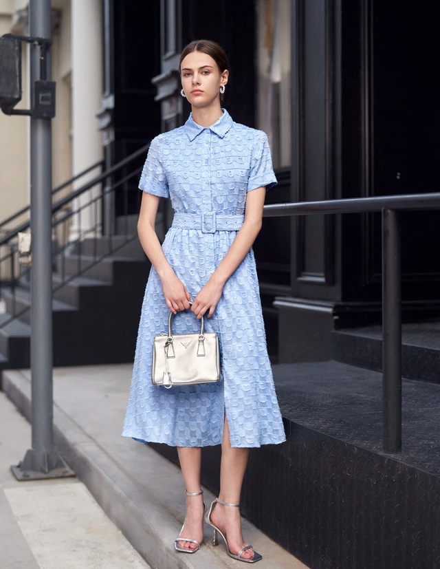 Hóa nàng thơ với vẻ đẹp không tuổi của những chiếc váy sơ mi- Ảnh 3.