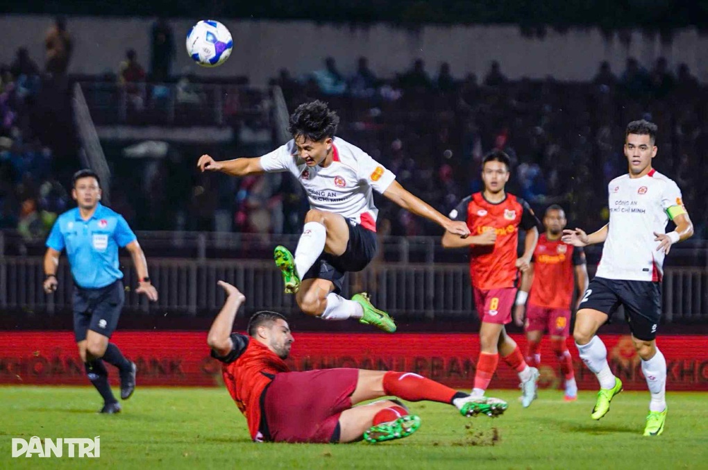 Hoàng Đức ghi bàn, CLB Ninh Bình thắng kịch tính CLB Công an TPHCM - 1