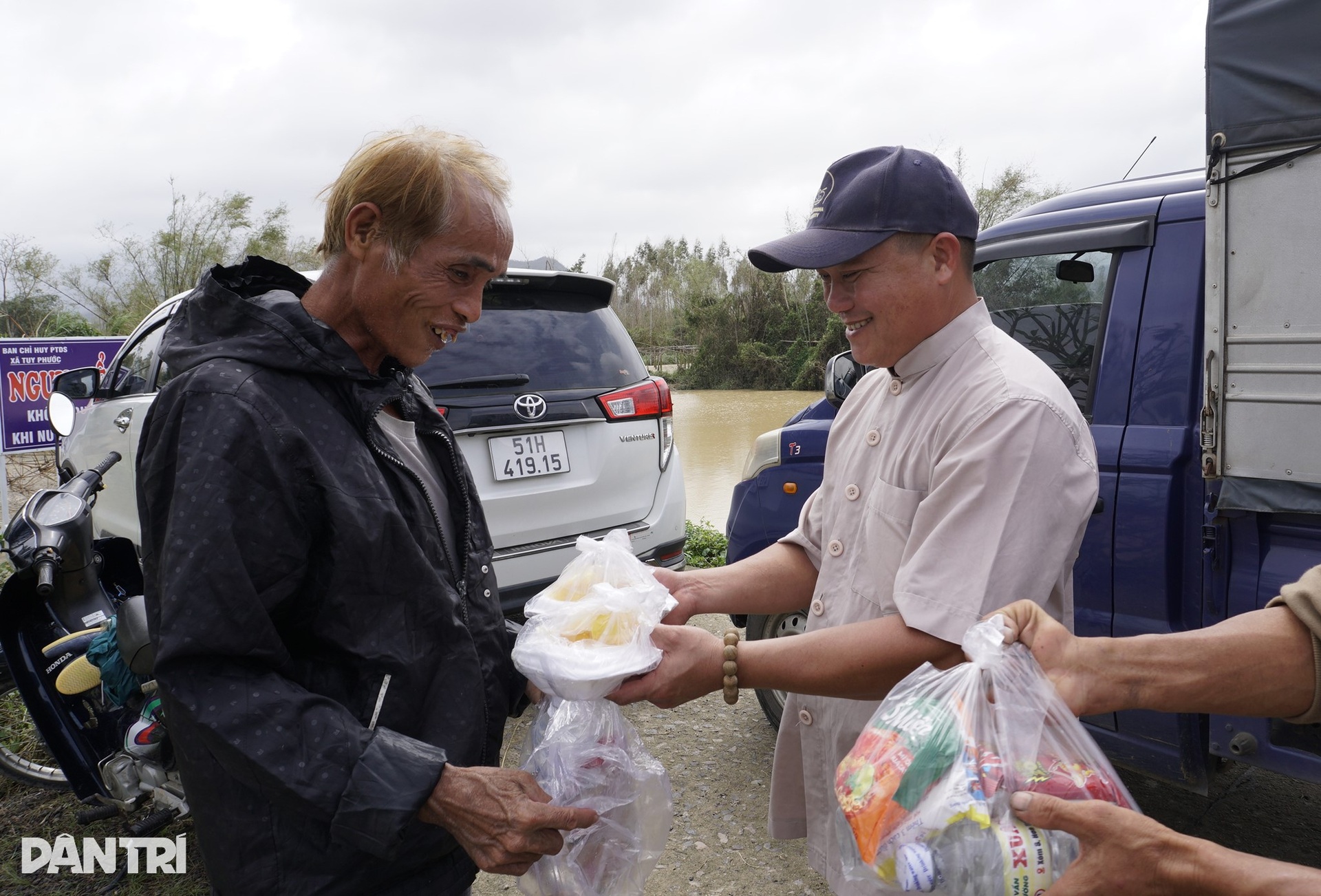 Hơn 20 ngày sau “thiên tai kép”, người dân vẫn sống cảnh thiếu điện, nước - 8