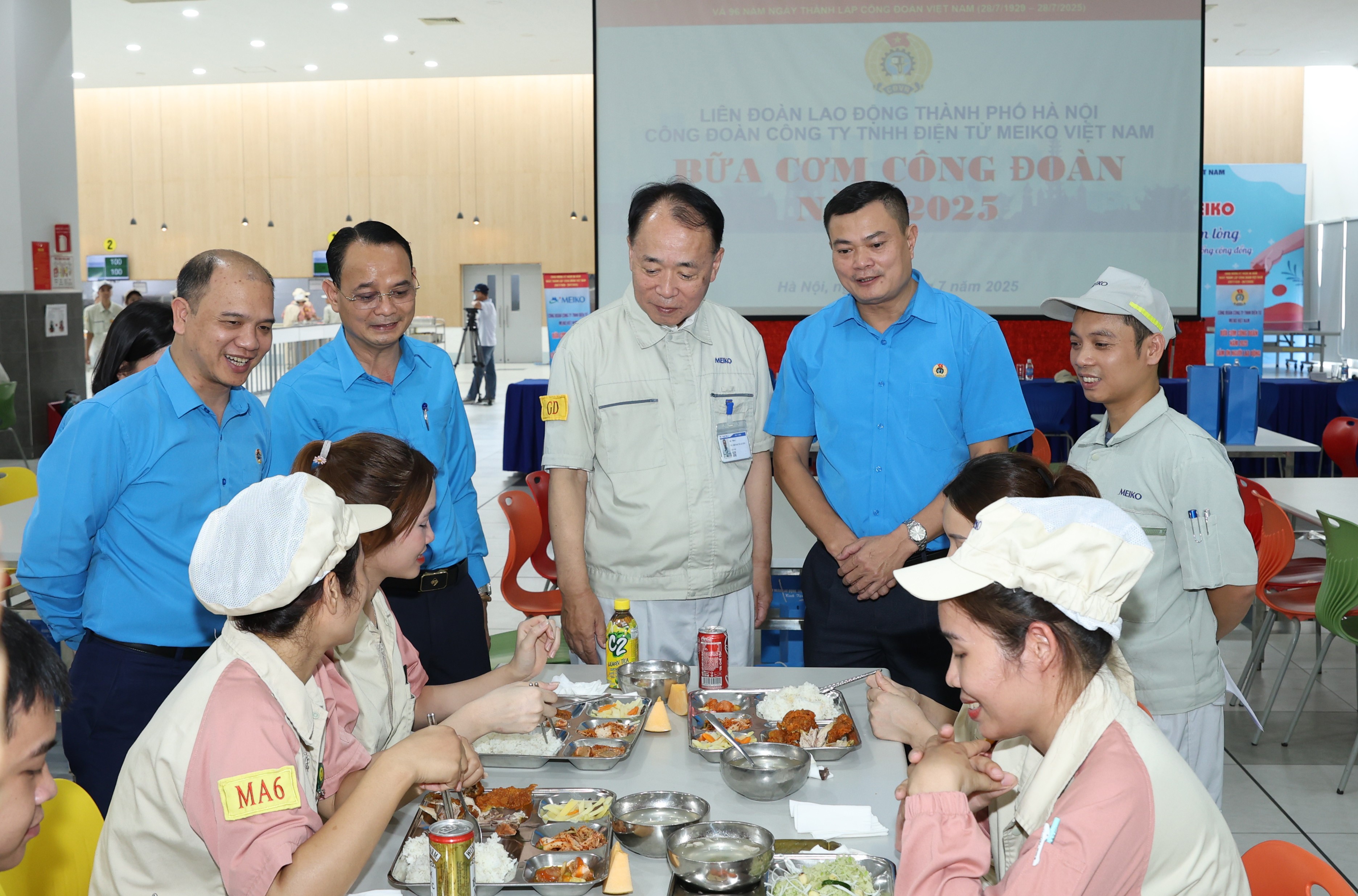 Hơn 2,1 triệu người lao động tham gia 