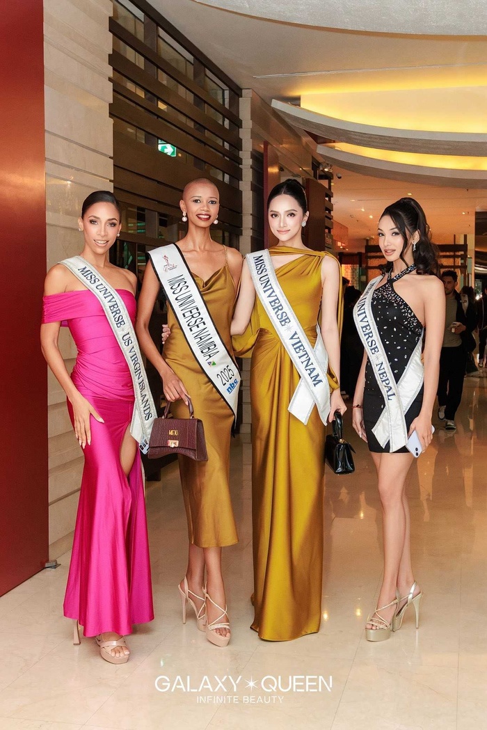Hương Giang mang phụ kiện hơn 1 tỷ đồng khi tham dự Miss Universe 2025