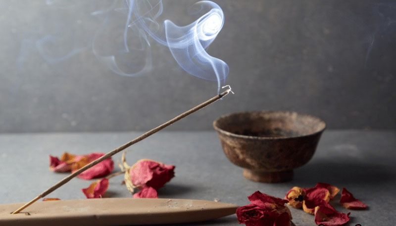 Hương cháy nửa chừng rồi tắt là điềm gì, nên xử lý thế nào- Ảnh 3. Hương cháy nửa chừng rồi tắt là điềm gì, nên xử lý thế nào- Ảnh 3.