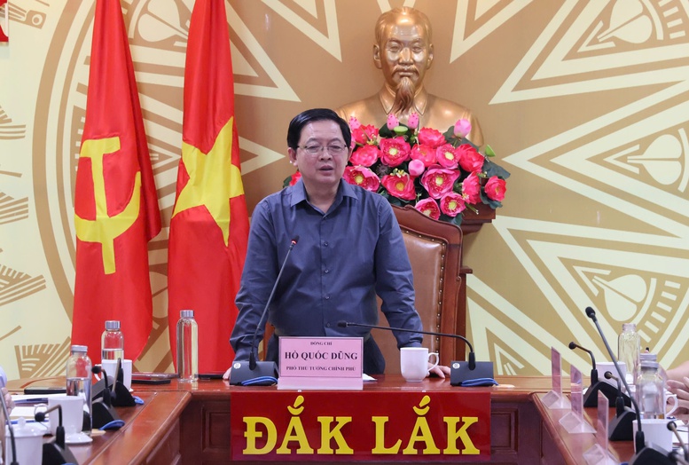 Huy động mọi nguồn lực cứu dân vùng lũ Đắk Lắk - Ảnh 1.