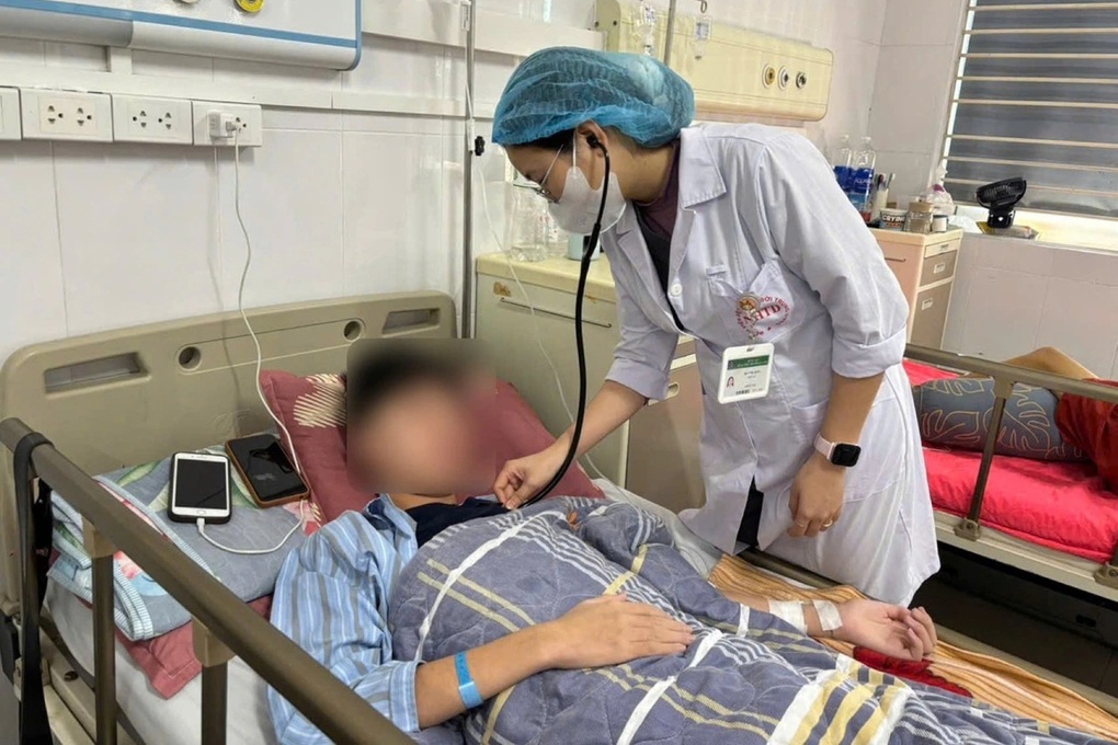 Hy hữu: Bị lợn cắn, thiếu niên nguy kịch nằm viện nhiều tháng - 1