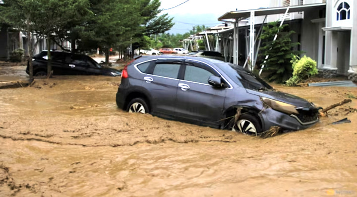 Indonesia, Thái Lan và Malaysia chìm trong biển nước sau trận lũ lịch sử- Ảnh 1.