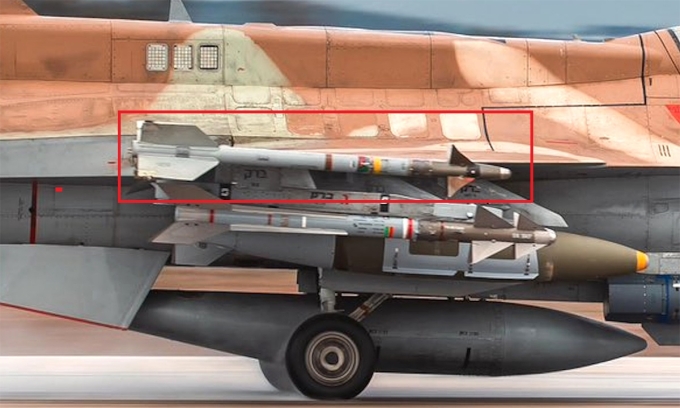 Tên lửa đối không AIM-9M (khoanh đỏ) trên tiêm kích F-16 Israel trong ảnh công bố ngày 8/1. Ảnh: IDF
