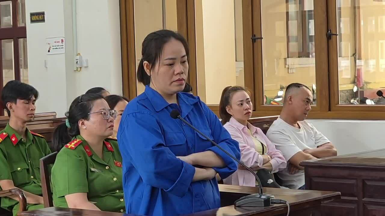 Xét xử người đàn bà hạ độc chồng và 3 cháu bằng xyanua