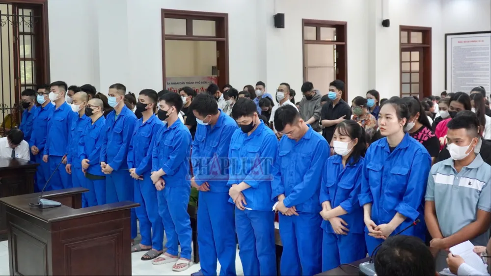 Các bị cáo được đưa ra xét xử sơ thẩm vào tháng 7-2025. Ảnh: VŨ HỘI lừa bán đất.jpg