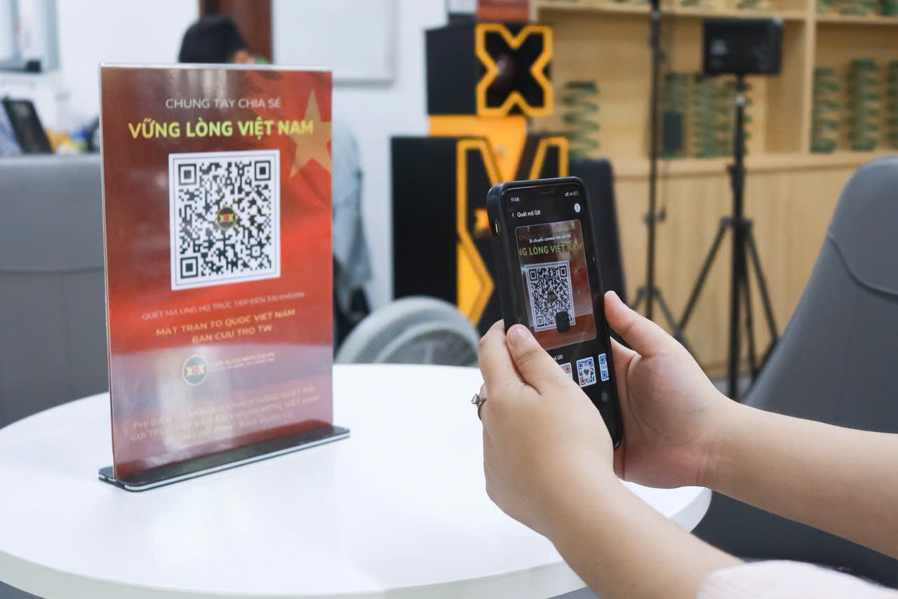 TP.HCM: Khách sửa xe bất ngờ khi toàn bộ tiền công được quyên góp cho vùng lũ- Ảnh 1.