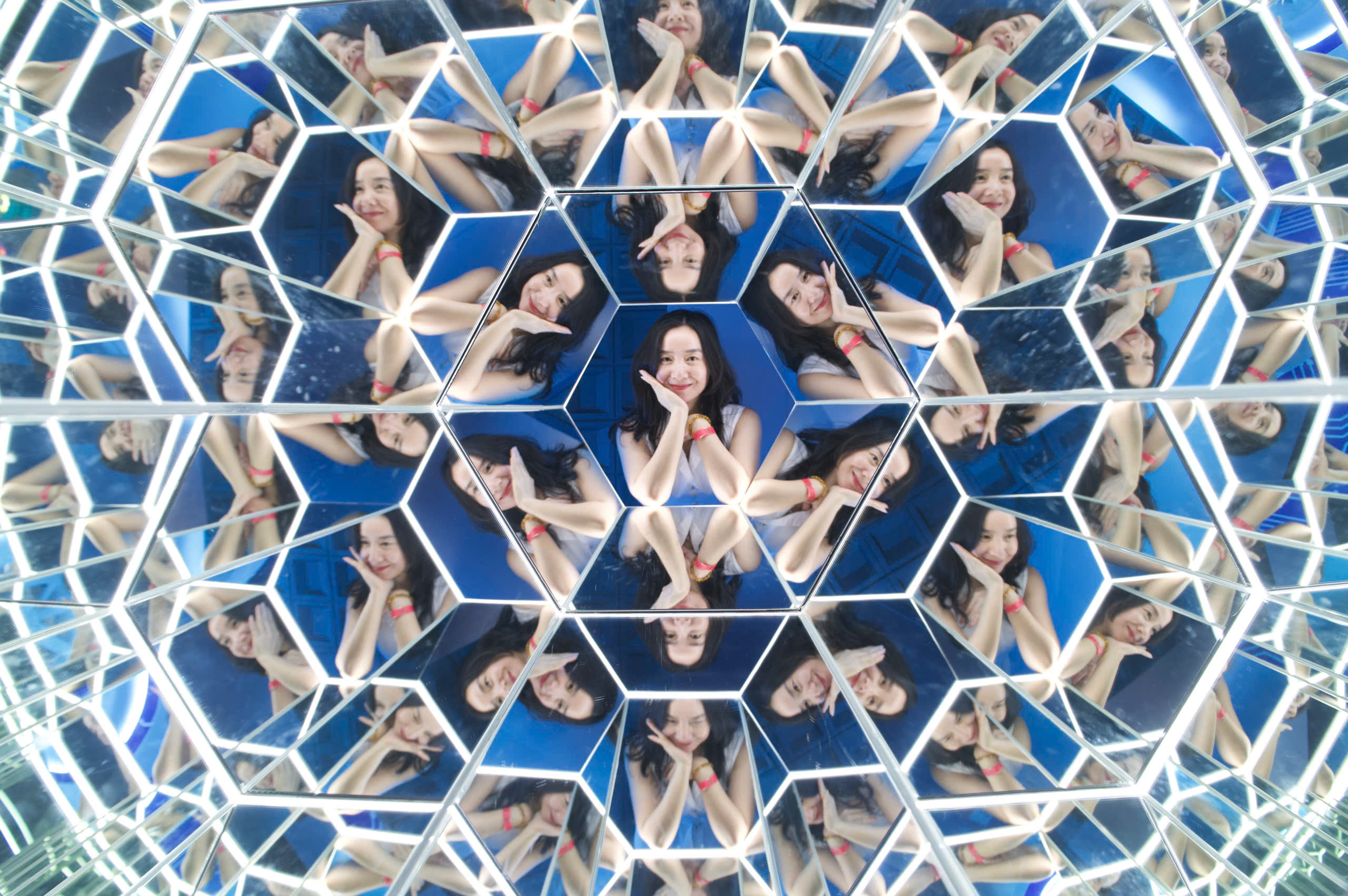 VIDEO: Khám phá căn phòng bí ẩn tại Kuala Lumpur - Ảnh 4.