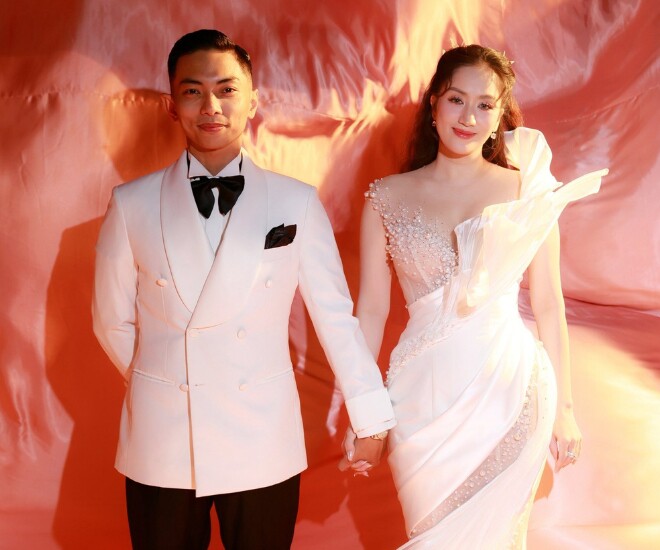 Khánh Thi có hôn nhân lẫn sự nghiệp viên mãn.