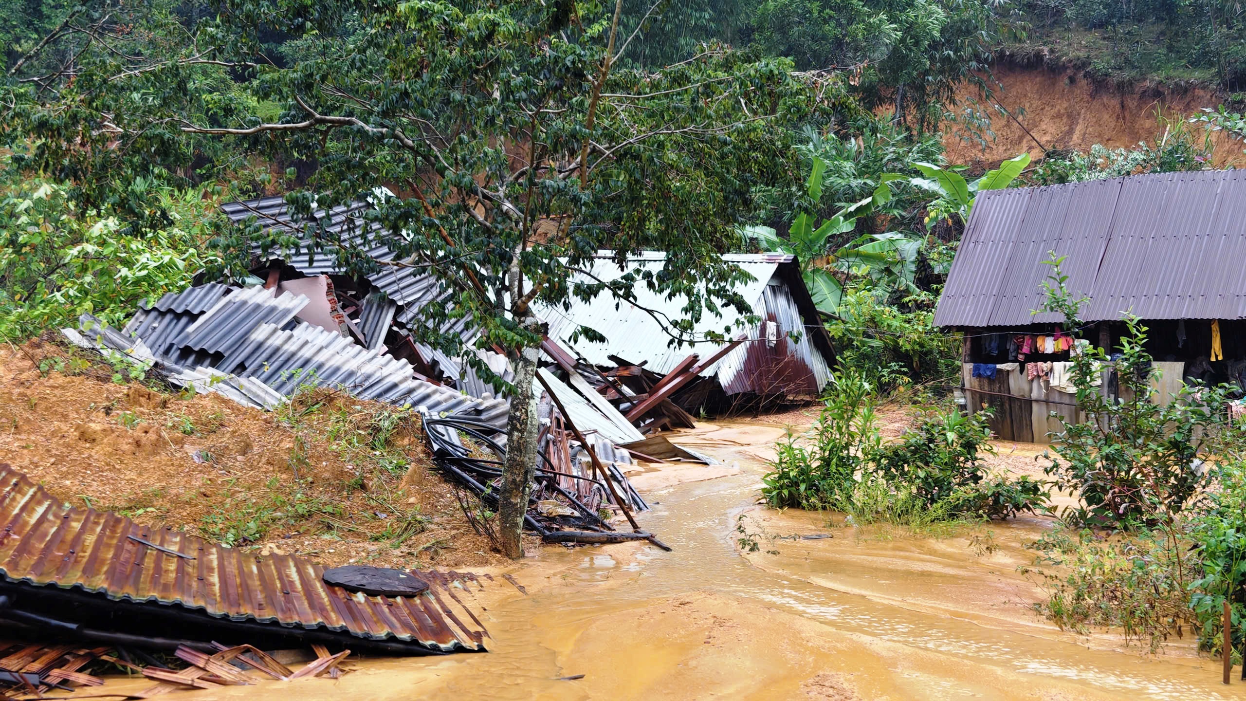 Khi nào Đà Nẵng chi 200 tỉ hỗ trợ người dân bị thiệt hại do mưa lũ? - Ảnh 1.