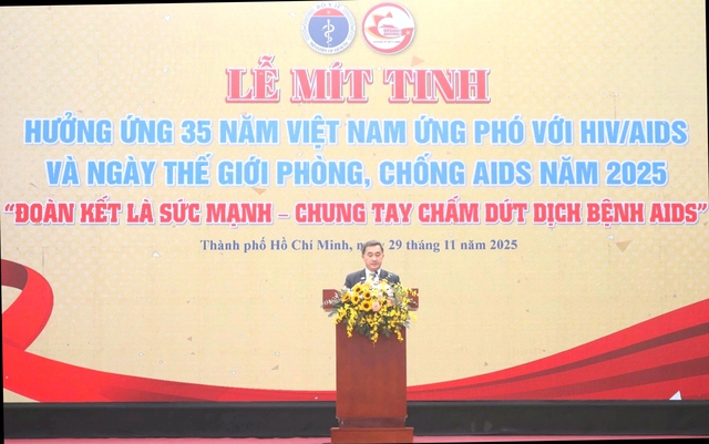 Khoảng trống tài chính có thể khiến ca nhiễm HIV/AIDS ở Việt Nam tăng trở lại- Ảnh 1.