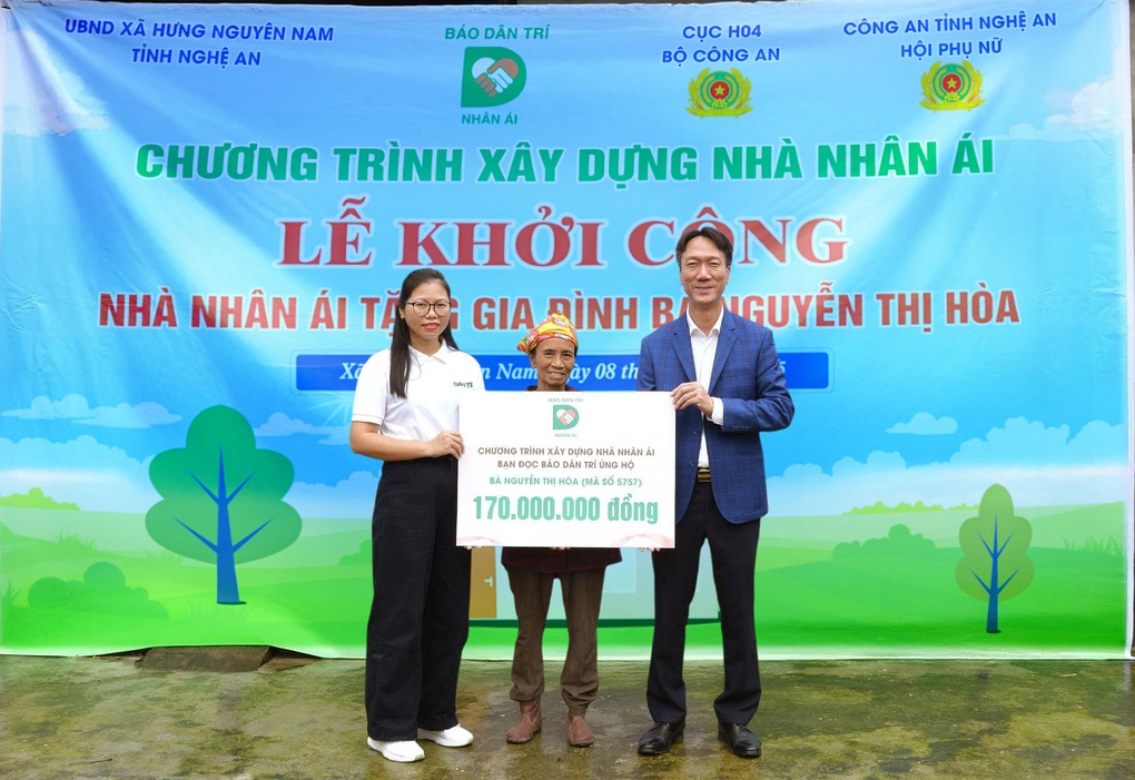 Báo Dân trí được tặng Bằng khen về xóa nhà tạm, nhà dột nát - 3