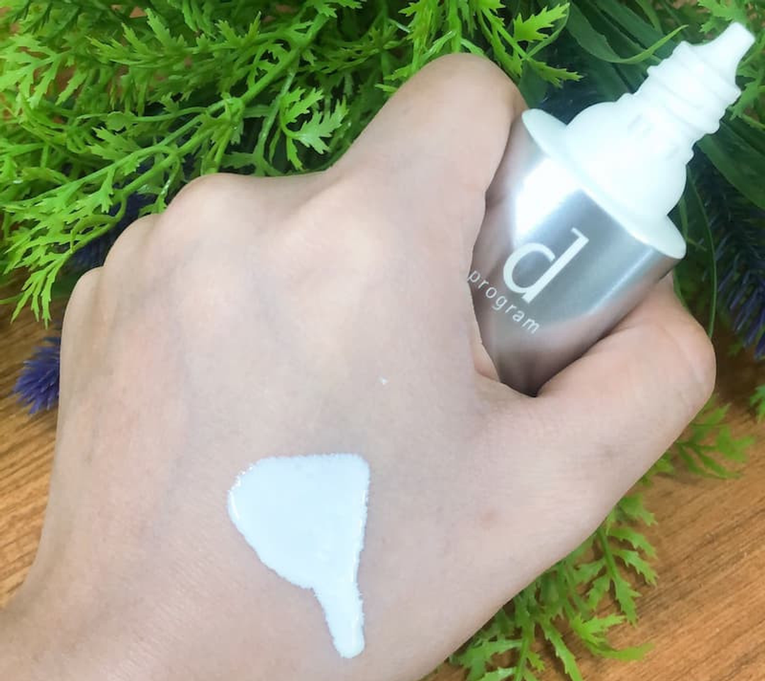 Không bóng - không bí - không bết: 5 kem chống nắng mỏng nhẹ hoàn hảo cho da dầu - Ảnh 8.