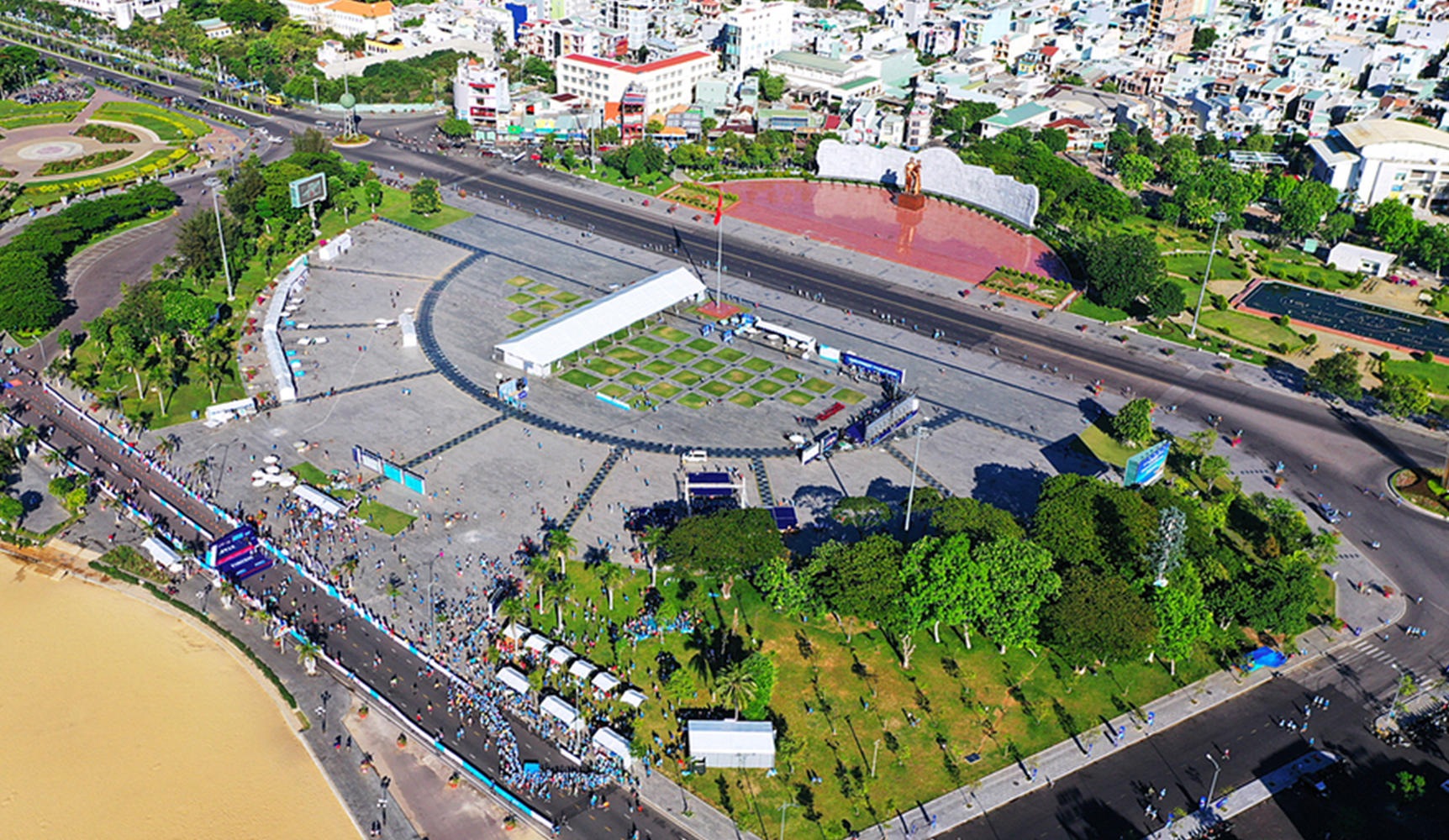 Phố đi bộ Quy Nhơn: Không gian mới cho người dân, sức sống mới cho Bình Định- Ảnh 1.