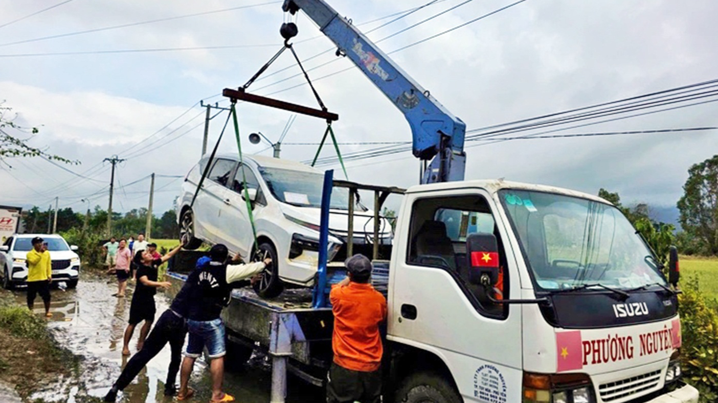 Không thiếu phụ tùng sửa xe sau lũ, nhưng phải chờ lâu 1 phụ tùng - Ảnh 1.