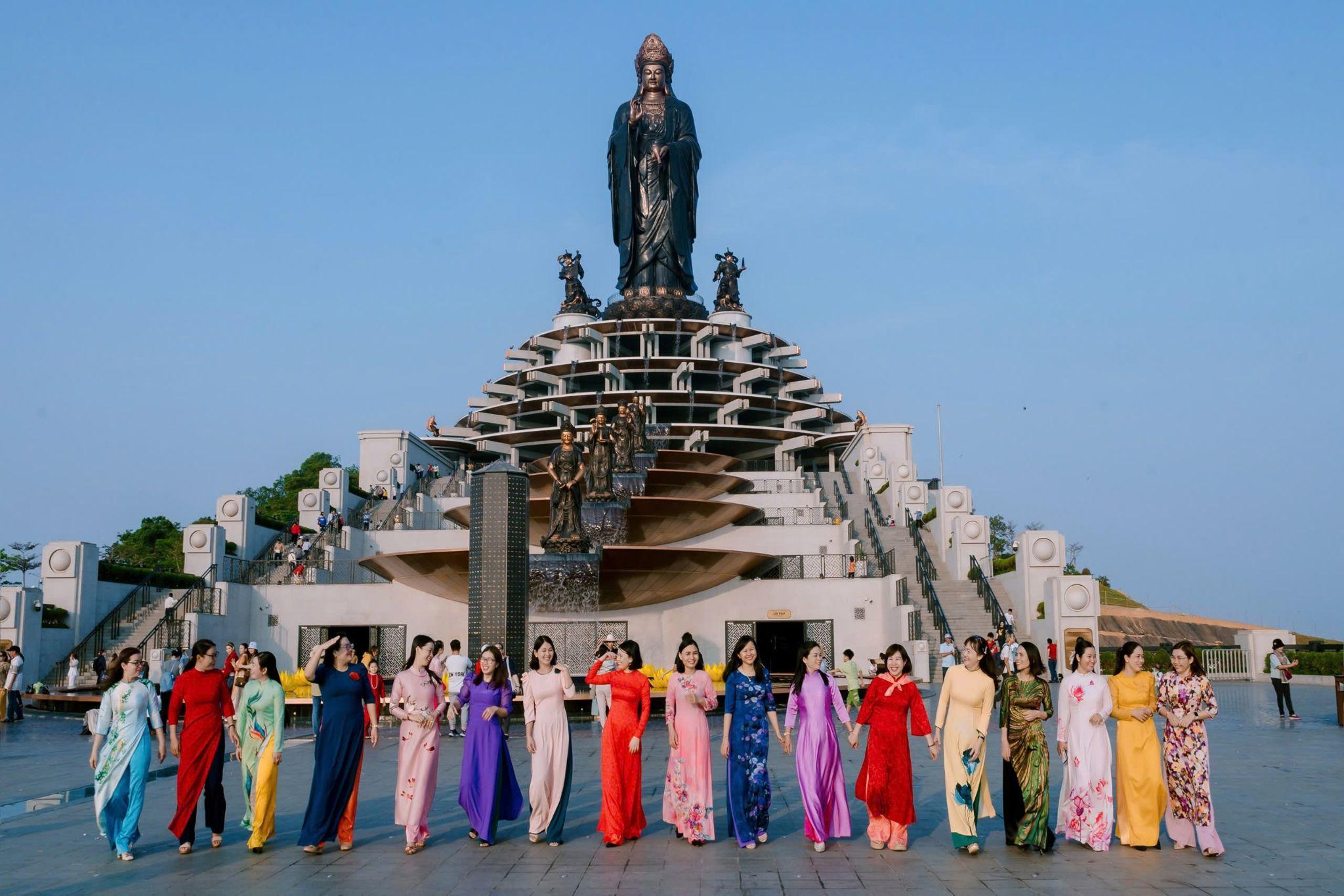 Khu du lịch núi Bà Đen ưu đãi đặc biệt chào mừng ngày Nhà giáo Việt Nam. Ảnh: Sun World Ba Den Mountain