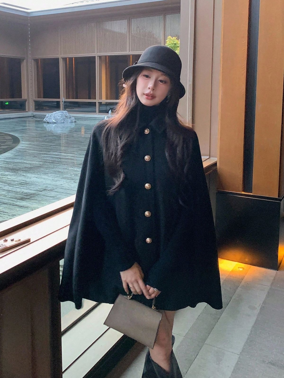 Kiểu áo toả ra vibe tài phiệt, nàng nào cũng nên sắm- Ảnh 2.