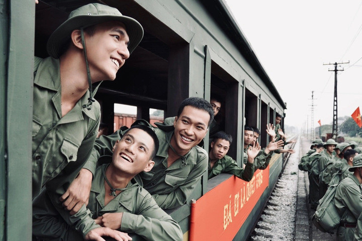 Mưa Đỏ gặt hái thành công không nằm ngoài dự đoán của giới chuyên môn và người yêu điện ảnh.