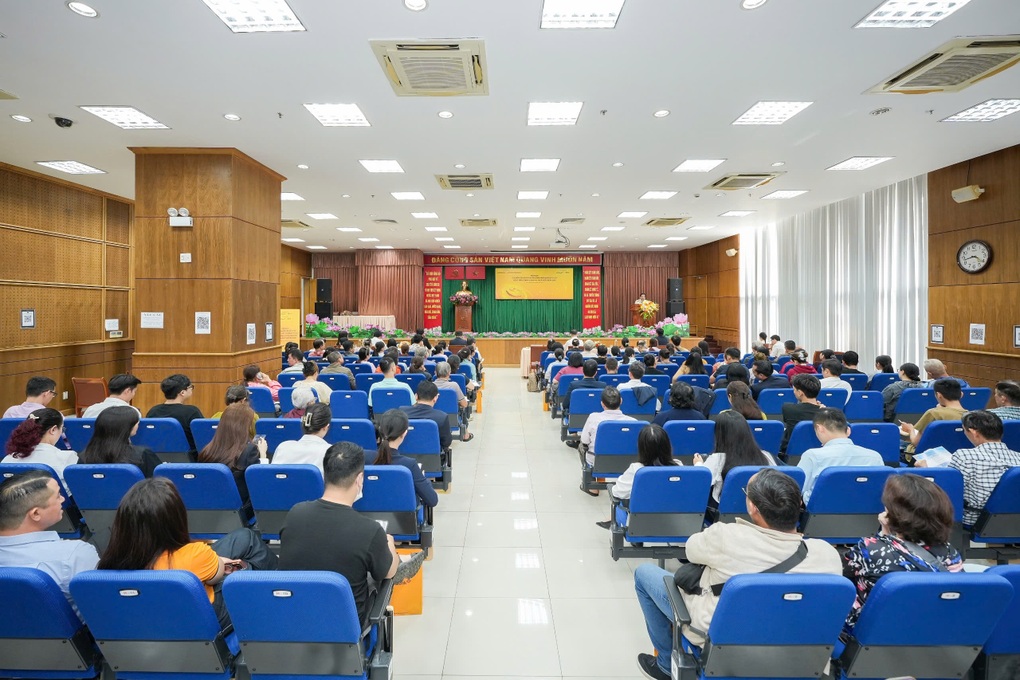 LPBank hỗ trợ hộ kinh doanh, tiểu thương thích ứng mô hình thuế mới - 1