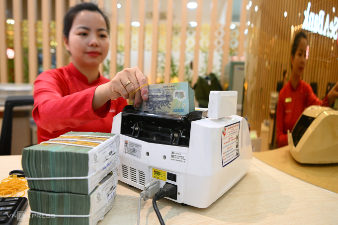 Văn phòng giao dịch tại một ngân hàng tư nhân. Ảnh: Giang Huy