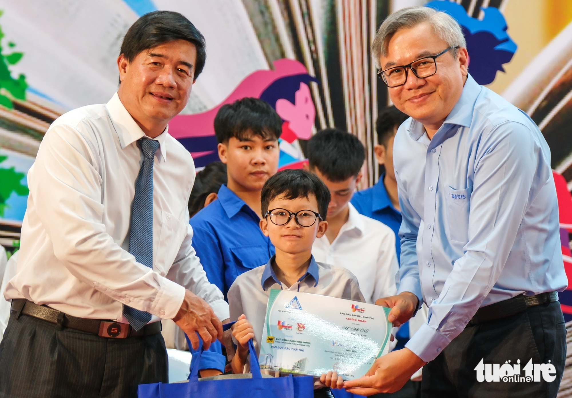 tiếp sức đến trường - Ảnh 1.