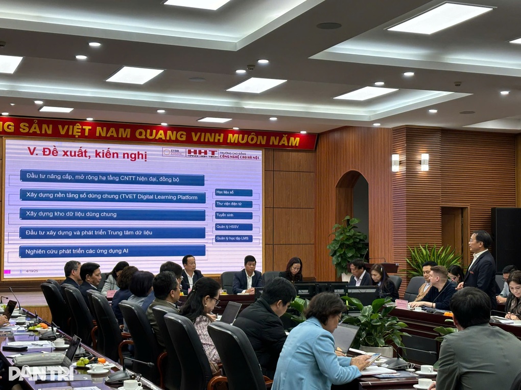 Làm sao để nhân viên lắp ốc vít, sửa ô tô cũng nói tốt tiếng Anh? - 1