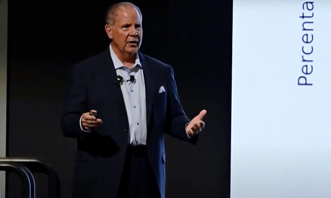 Eric Vaughan phát biểu tại Hội nghị Thượng đỉnh CEO tại Atlanta, Mỹ, tháng 5/2025. Ảnh: IgniteTech