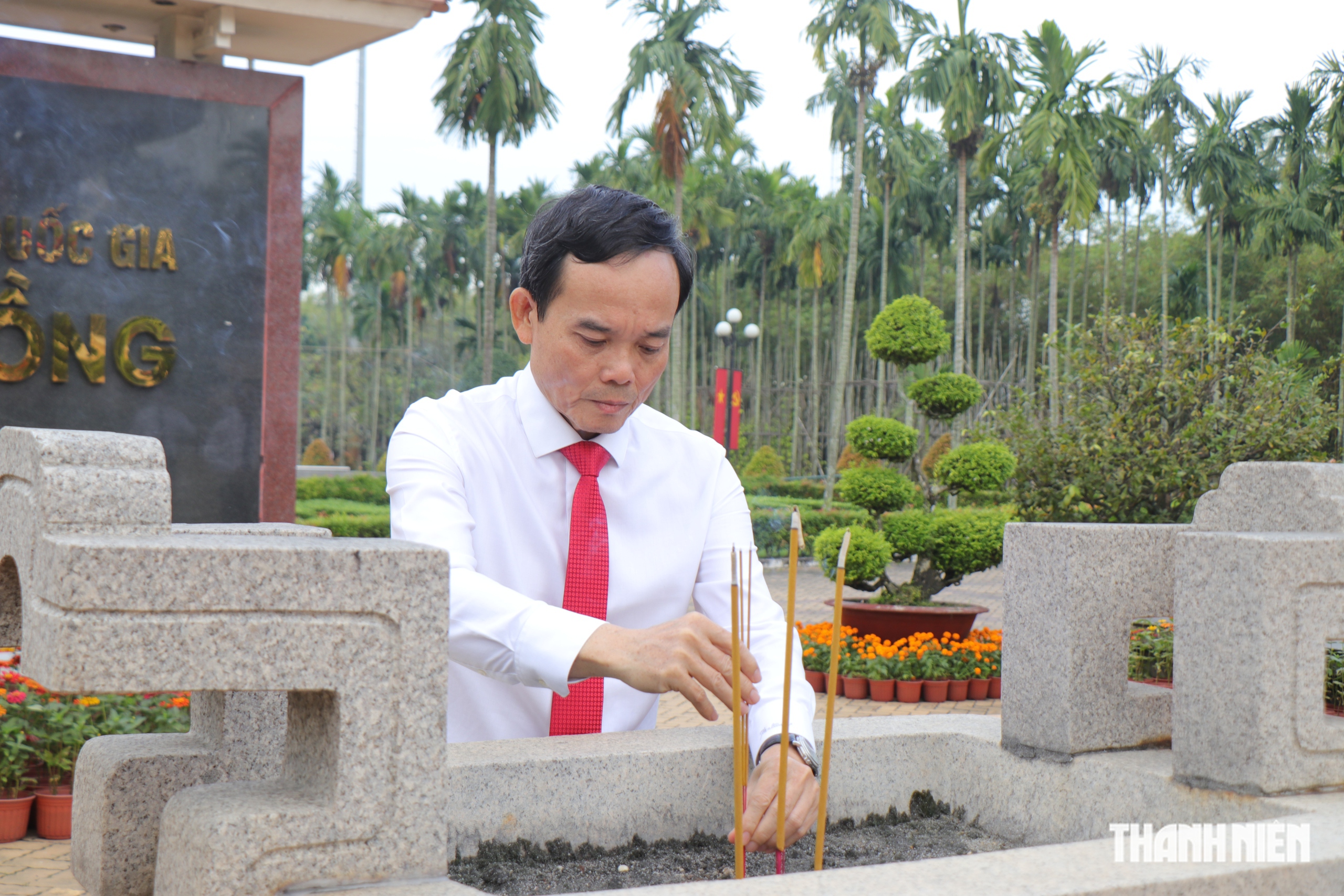 Lãnh đạo TP.HCM dâng hương, họp mặt kỷ niệm 85 năm ngày Nam kỳ khởi nghĩa- Ảnh 1.