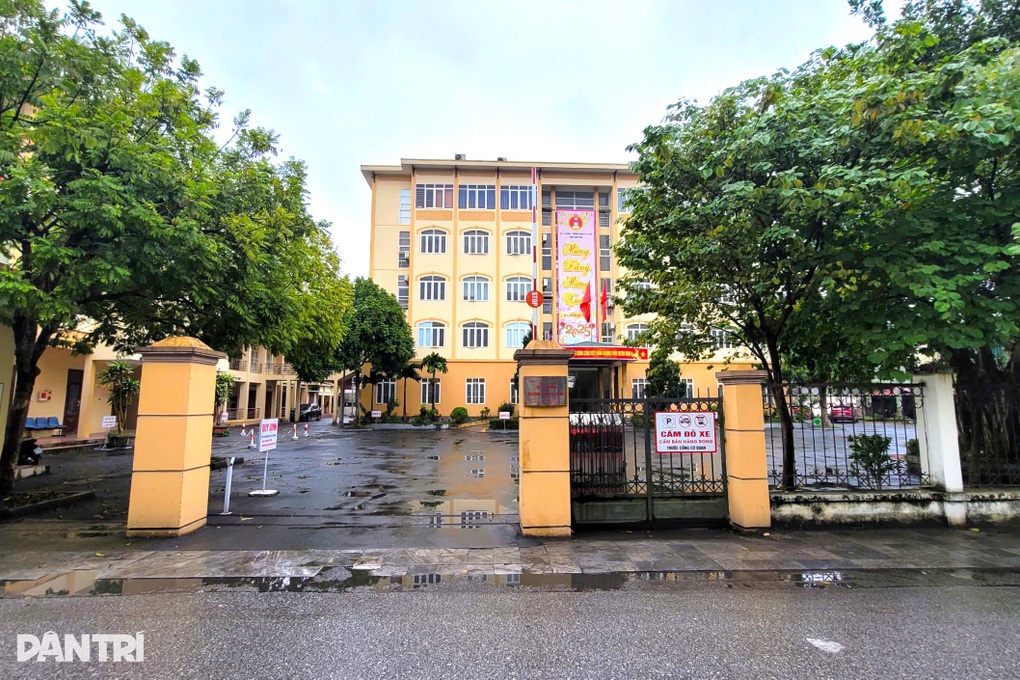 Lãnh đạo xin nghỉ sớm 10 năm: Cố ngồi lại để lớp trẻ phải đi thì không ổn - 1