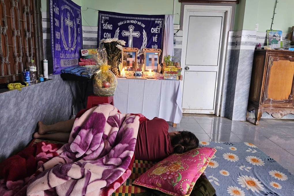 Lật ghe trong lũ, xót xa 2 học sinh là chị em ruột tử vong thương tâm - 1