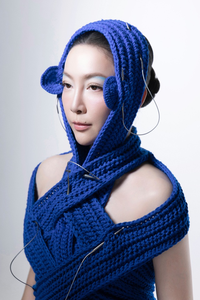 Nghệ sĩ Linh Nga tỏa sáng trong bst lấy cảm hứng từ sử thi của người Mường - Ảnh 1.