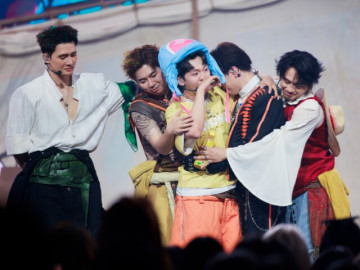 "Anh trai say hi" tập 11: Vũ Cát Tường đưa vợ xuất thân "danh gia vọng tộc" lên sân khấu, 7 nghệ sĩ bị loại 9 Anh trai say hi tập 8: Đội CONGB lội ngược dòng chiến thắng, 5 cái tên mờ nhạt nhất chương trình bị loại