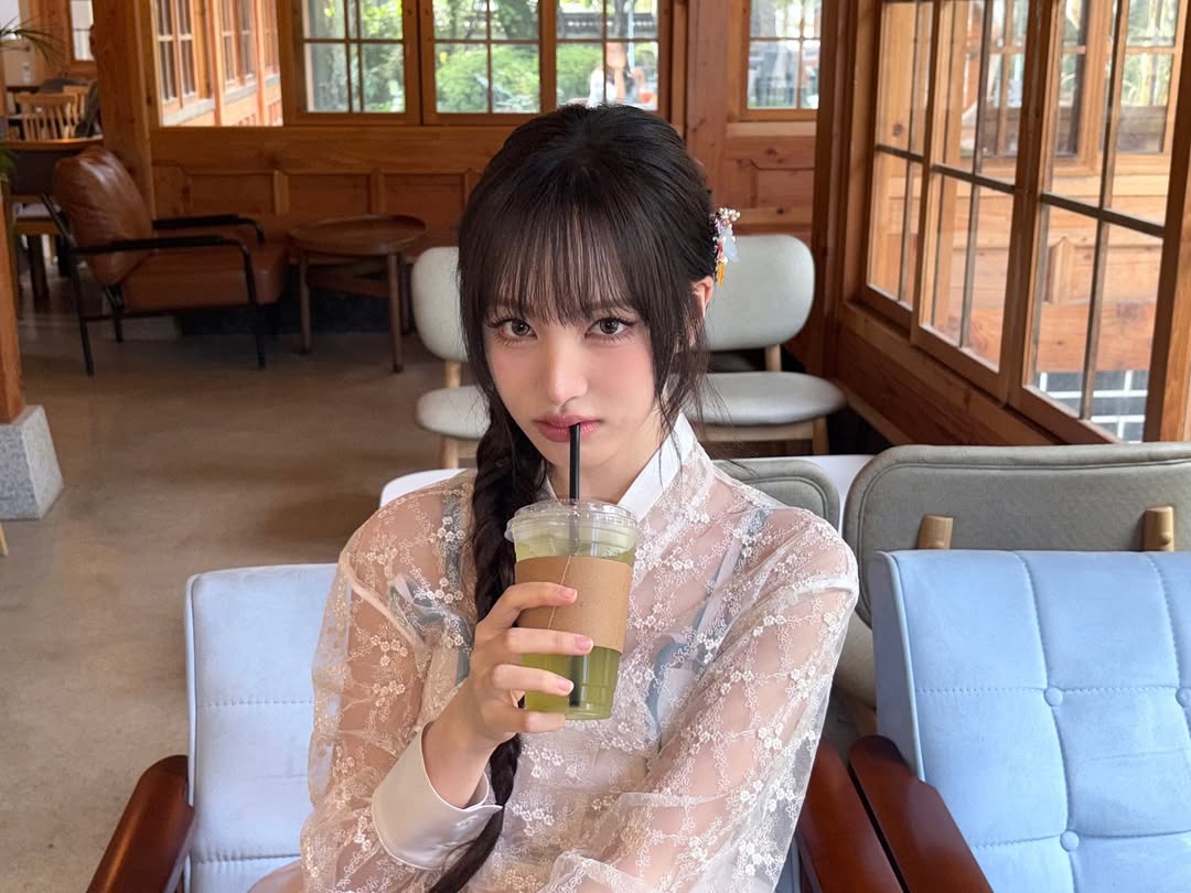 Nữ thần Kpop đẹp tới mức dàn staff bất động đứng nhìn như bị thôi miên, Jang Wonyoung cũng phải e dè- Ảnh 5.