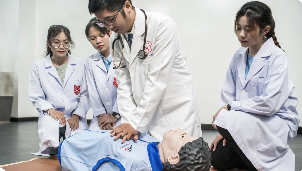 Lo ngại “15 điểm đỗ bác sĩ: Kiểm soát chất lượng ngành y ra sao? - 2