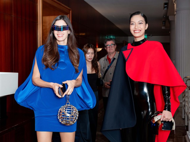 Loạt fashion show đình đám 'thắp sáng' sàn diễn Việt dịp cuối năm- Ảnh 1. Loạt fashion show đình đám 'thắp sáng' sàn diễn Việt dịp cuối năm- Ảnh 1.