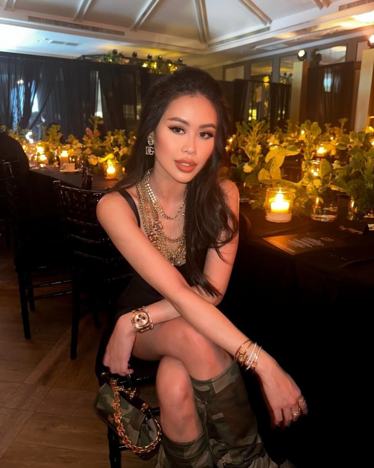 Loạt phụ kiện chục tỷ đồng của 'công chúa hàng hiệu' Tiên Nguyễn - 1