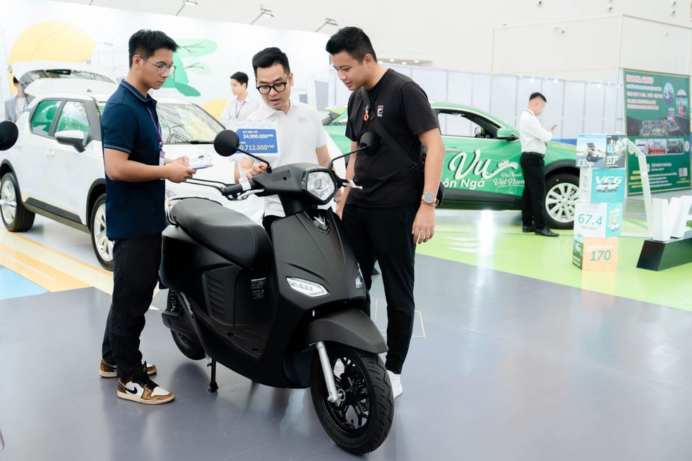 Loạt xe máy điện cốp rộng có thể thay thế Honda Vision, Lead - 1