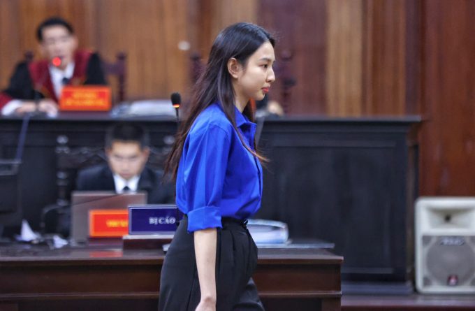 Bị cáo Nguyễn Thúc Thùy Tiên tại tòa chiều nay. Ảnh: Quỳnh Trần