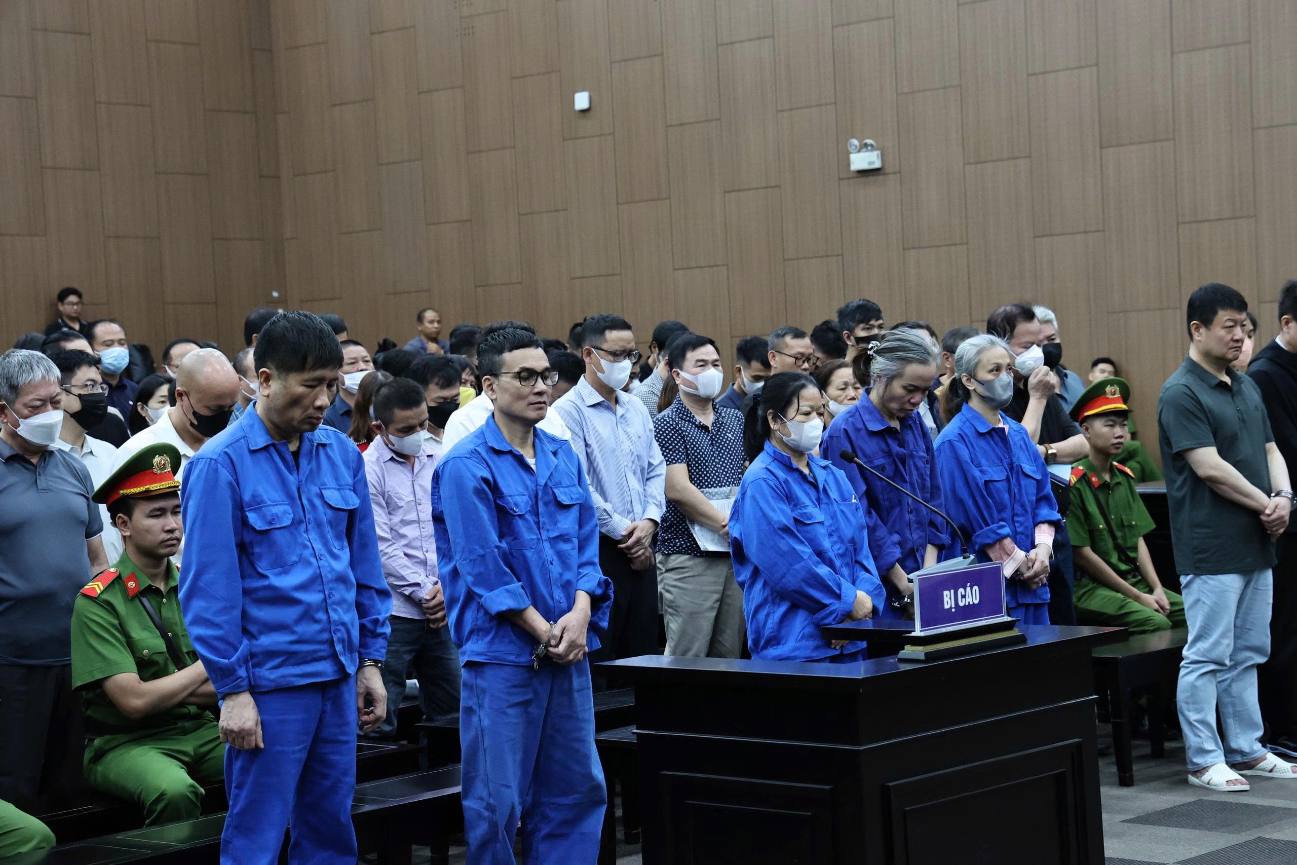 Luật sư xin giảm án cho bị cáo Nguyễn Quốc Khánh trong vụ án đánh bạc tại King Club - Ảnh 1. Luật sư xin giảm án cho bị cáo Nguyễn Quốc Khánh trong vụ án đánh bạc tại King Club - Ảnh 1.