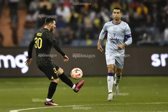 ly-do-messi-khong-chon-ronaldo-xuat-sac-nhat (1).jpg